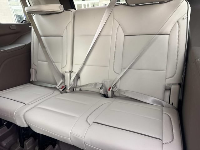 Used 2023 GMC Yukon Denali RWD image 16