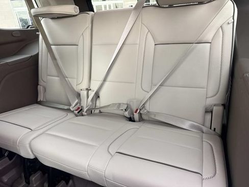 Used 2023 GMC Yukon Denali RWD image 16