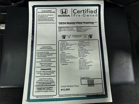 Used 2024 Honda Pilot Touring image 13