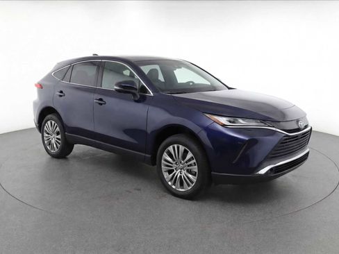 Used 2023 Toyota Venza Limited AWD/4WD image 3