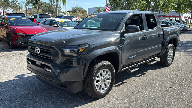 Used 2025 Toyota Tacoma SR5 AWD/4WD image 3
