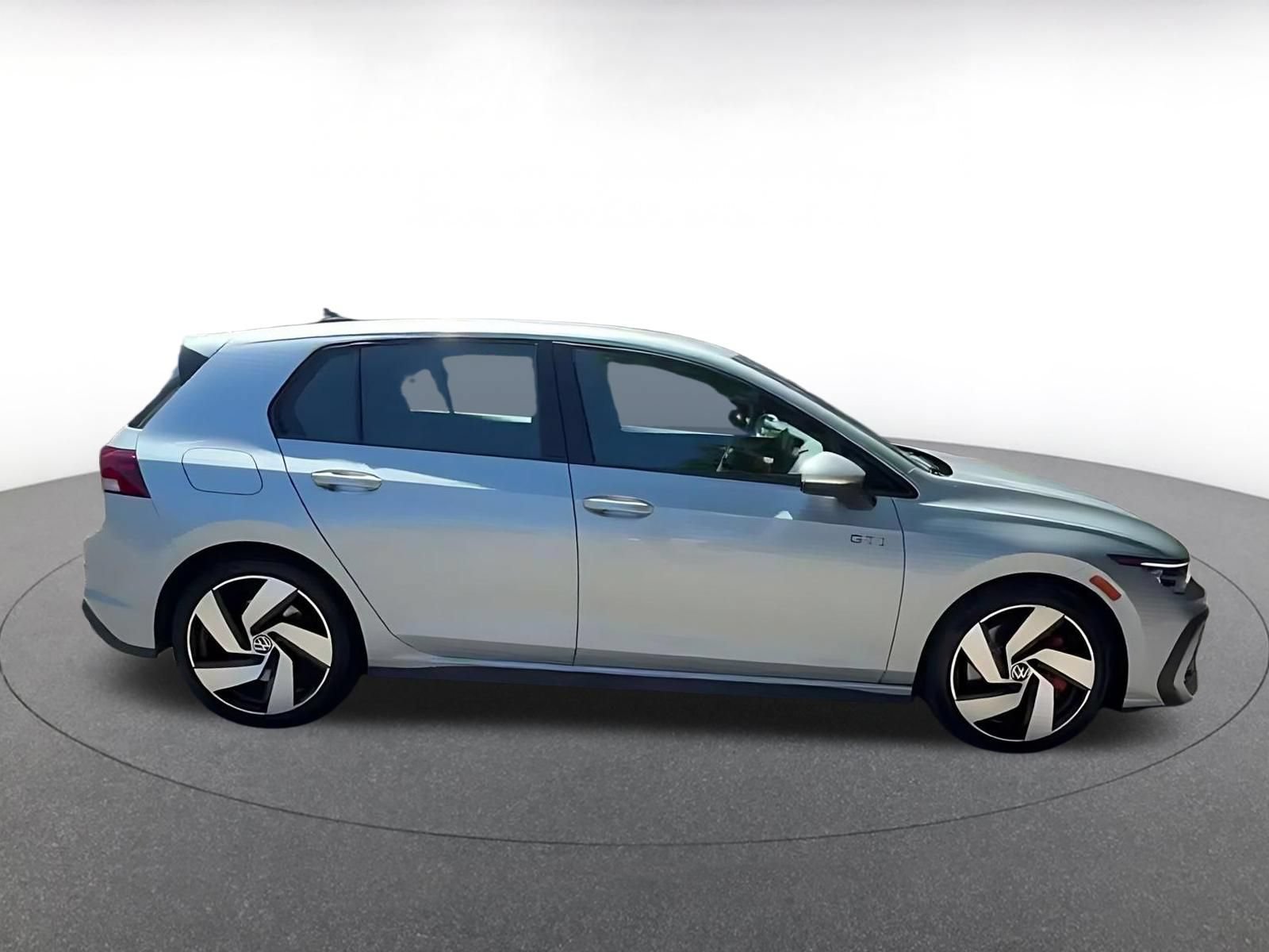 Used 2026 Volkswagen Golf S FWD image 15