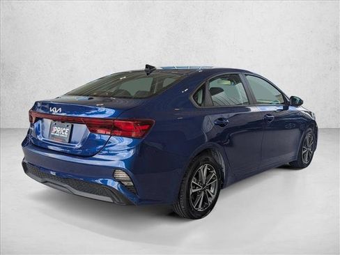 Used 2024 Kia Forte LXS w/ LXS Technology Package FWD image 5