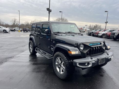 Used 2019 Jeep Wrangler Unlimited Sahara w/ Safety Group image 7