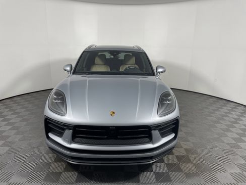 Used 2025 Porsche Macan image 10