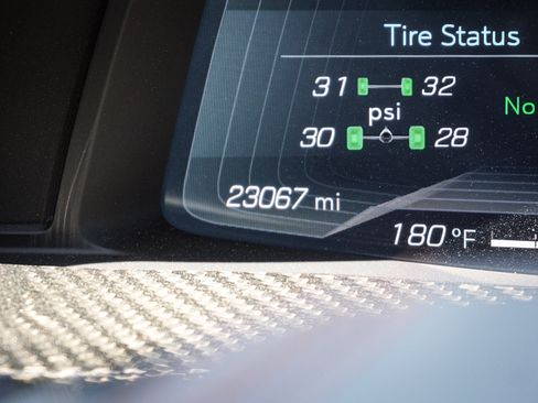 Used 2024 Chevrolet Corvette Z06 RWD image 21