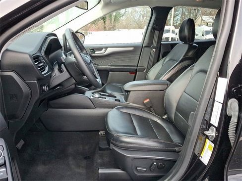 Used 2024 Ford Escape Platinum image 9