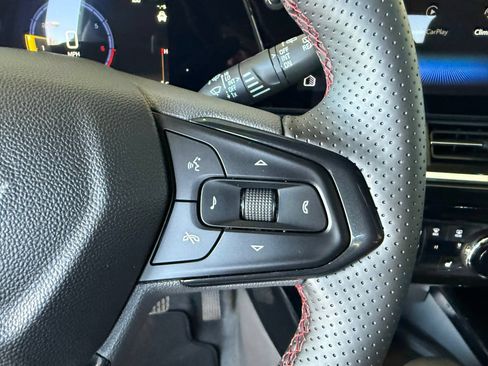New 2026 Chevrolet Trax RS w/ Sunroof Package FWD image 18