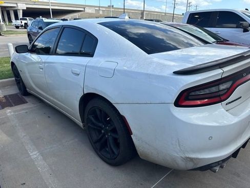 Used 2016 Dodge Charger R/T w/ Plus Group RWD image 4