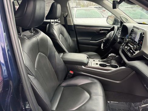 Used 2022 Toyota Highlander Limited AWD/4WD image 12