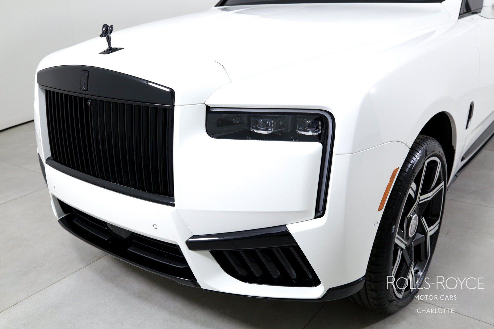 Used 2026 Rolls-Royce Cullinan AWD/4WD image 44