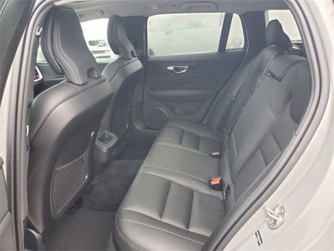 Used 2025 Volvo V60 B5 Cross Country Plus image 27