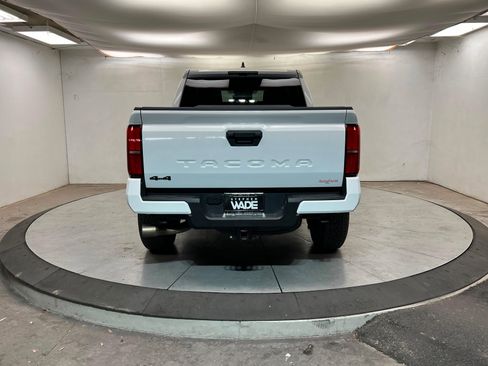 Used 2025 Toyota Tacoma TRD Off-Road image 5