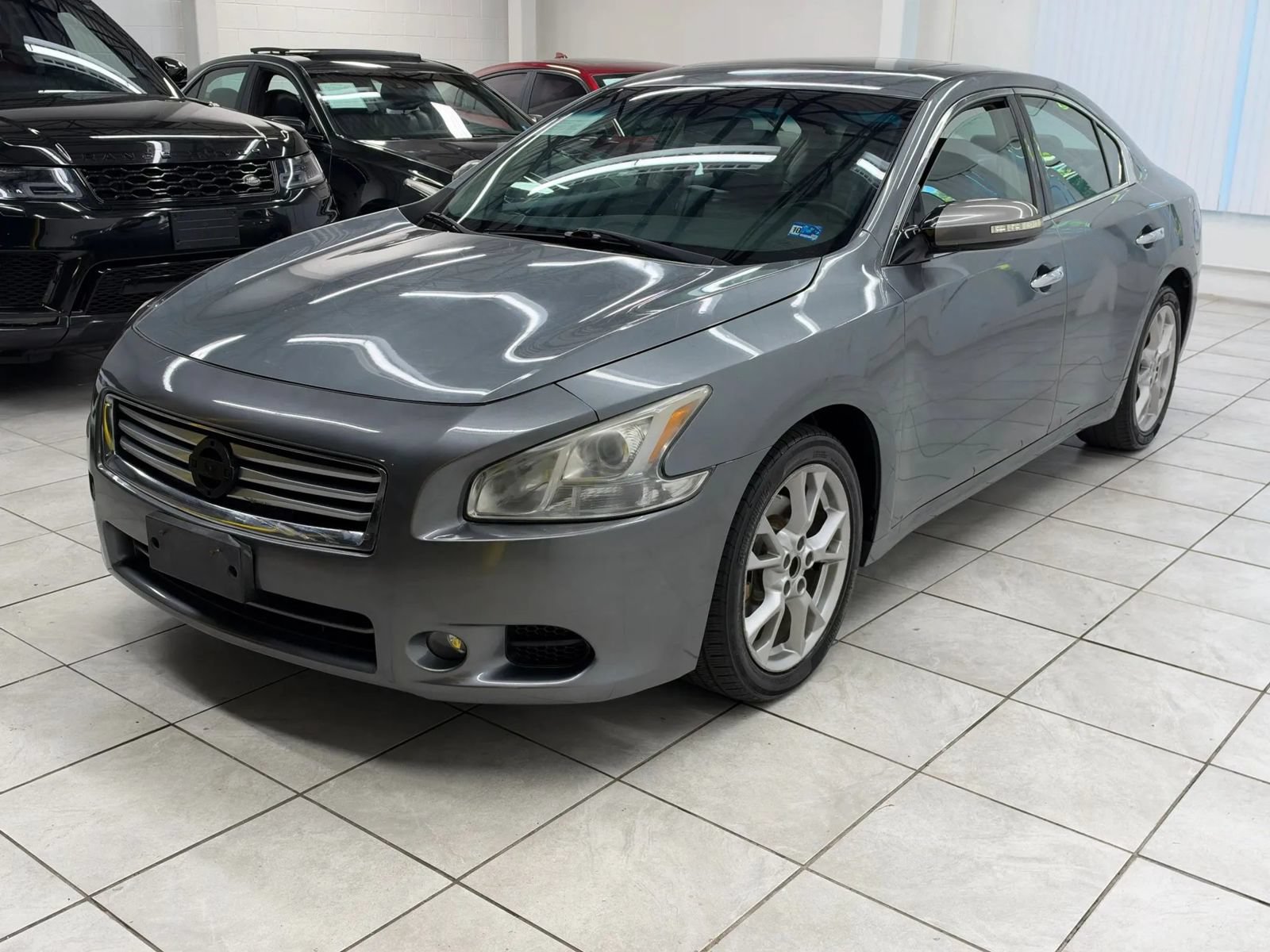 Used 2014 Nissan Maxima 3.5 SV w/ Technology Package FWD image 3