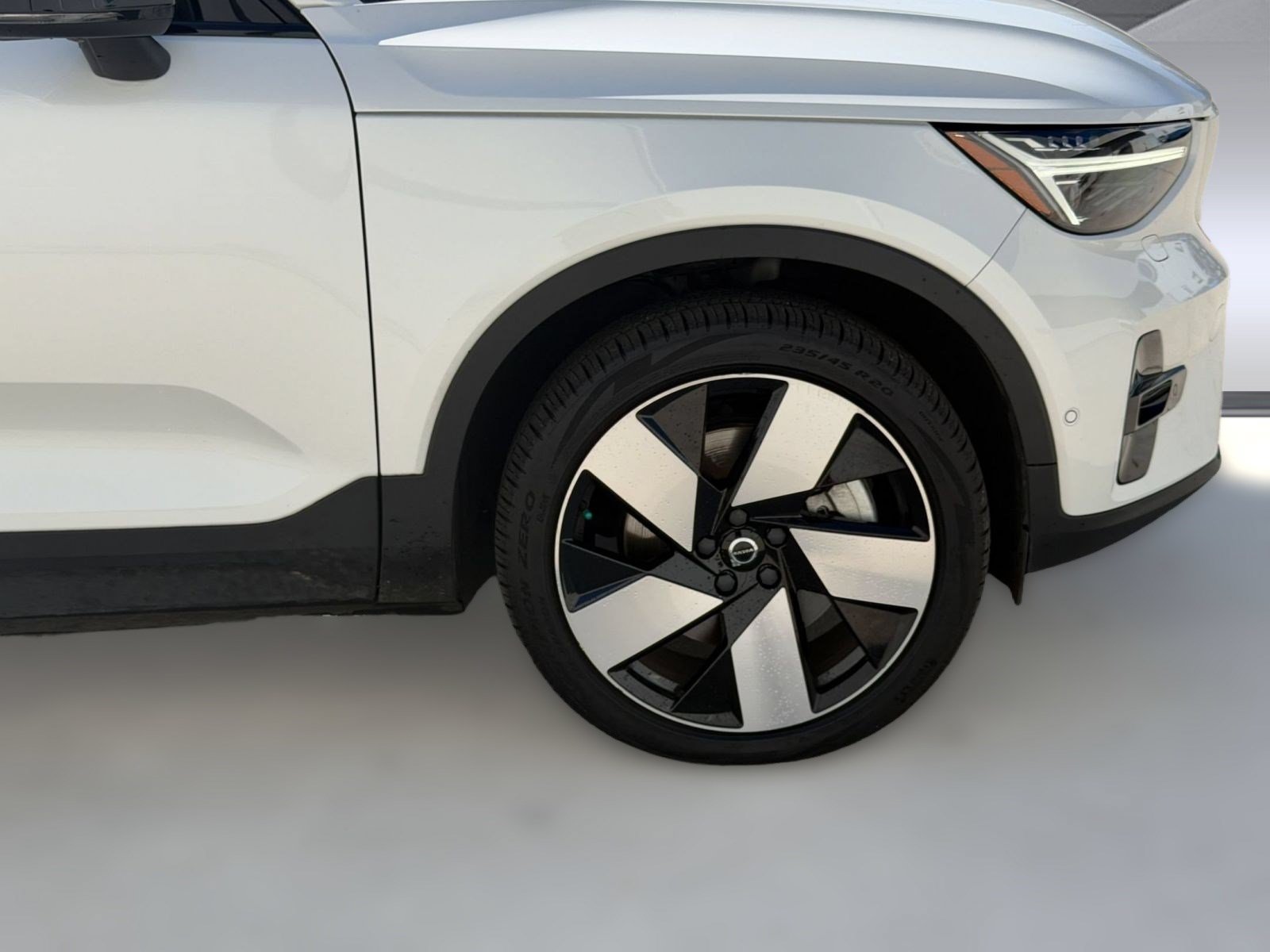 Certified 2023 Volvo C40 P8 Recharge Ultimate AWD/4WD image 13