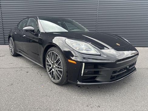 Certified 2025 Porsche Panamera image 10