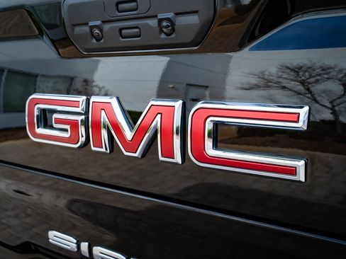 Used 2020 GMC Sierra 1500 AT4 w/ Off-Road Performance Package image 18