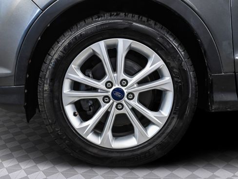 Used 2017 Ford Escape SE image 29