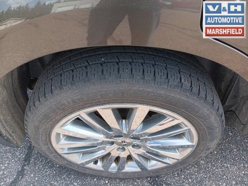 Used 2011 Lincoln MKX AWD w/ 102A Rapid Spec Order Code image 16