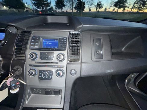 Used 2017 Ford Taurus image 14