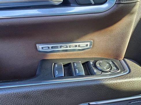 Used 2025 GMC Sierra 1500 Denali AWD/4WD image 34