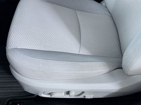 Used 2015 Subaru Forester 2.5i Premium w/ All-Weather Package image 18