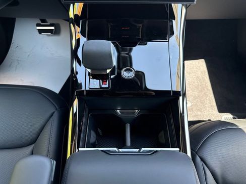 New 2025 Land Rover Range Rover Sport Dynamic SE image 25