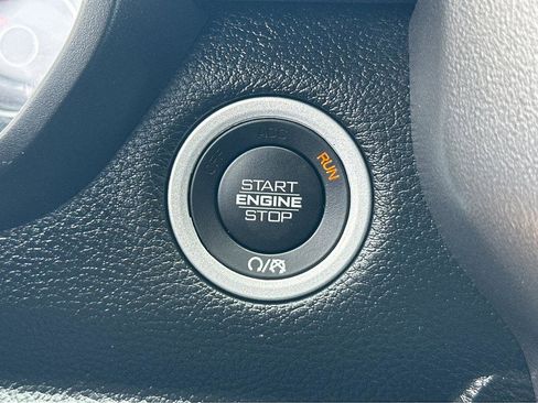 Used 2022 RAM 1500 Laramie AWD/4WD image 24