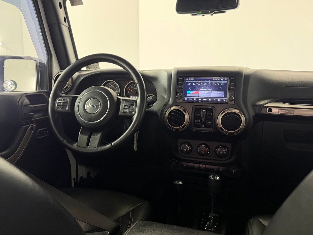 Used 2017 Jeep Wrangler Unlimited Sahara AWD/4WD image 10