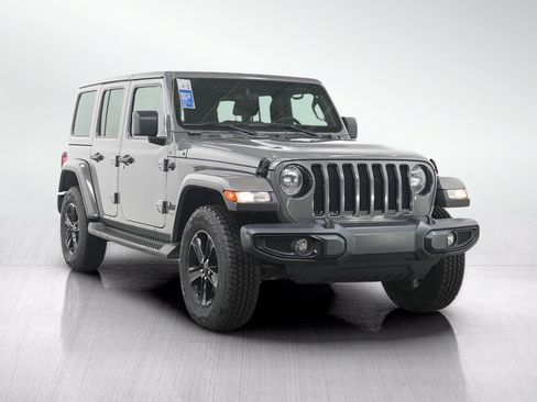 Used 2022 Jeep Wrangler Unlimited Sahara AWD/4WD image 7