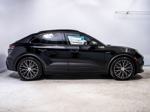 New 2026 Porsche Macan 4 Electric AWD/4WD image 8