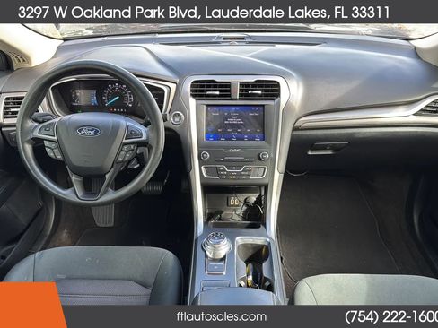 Used 2020 Ford Fusion SE FWD image 33
