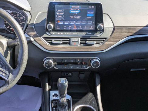 Used 2024 Nissan Altima 2.5 SV image 17