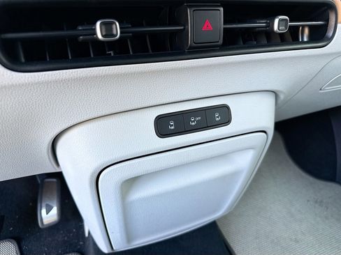 Used 2025 Volkswagen ID. Buzz 1st Edition image 46