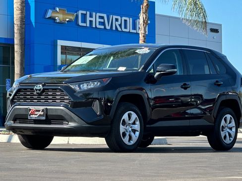 Used 2022 Toyota RAV4 LE image 8