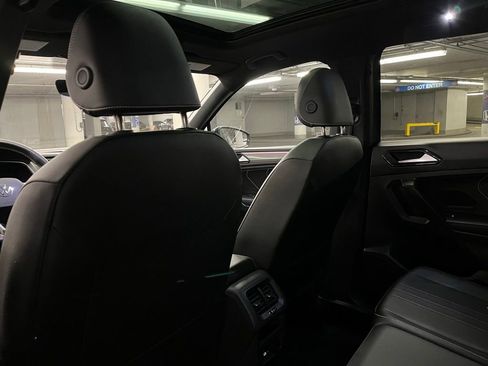 Used 2023 Volkswagen Tiguan SE R-Line image 23