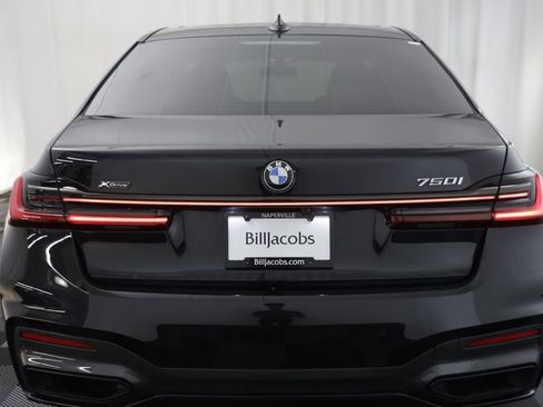 Certified 2022 BMW 750i xDrive w/ Autobahn Package AWD/4WD image 17