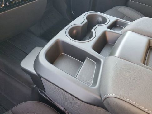 New 2026 GMC Sierra 1500 SLE image 18