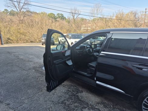 Used 2025 Lincoln Aviator Black Label image 9