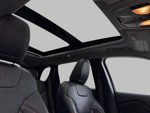 Used 2020 Jeep Cherokee Limited w/ Technology Group image 19