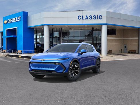 New 2026 Chevrolet Equinox EV LT image 8