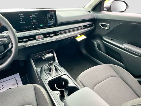 New 2026 Kia K4 LXS FWD image 21