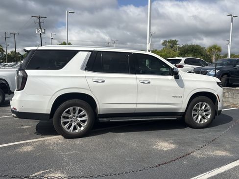 Used 2025 Chevrolet Tahoe Premier AWD/4WD image 15