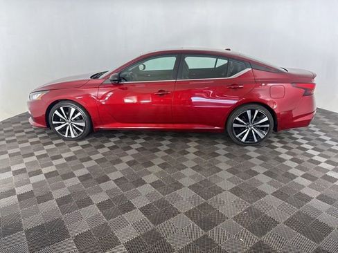 Used 2019 Nissan Altima 2.5 SR w/ SR Premium Package FWD image 2