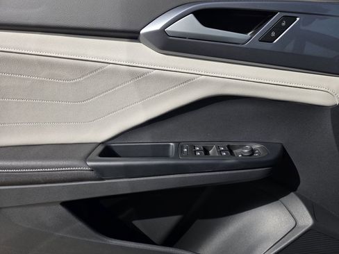 New 2026 Volkswagen Taos SEL AWD/4WD image 16