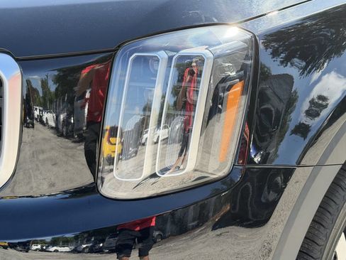 Certified 2024 Kia Telluride EX FWD image 10
