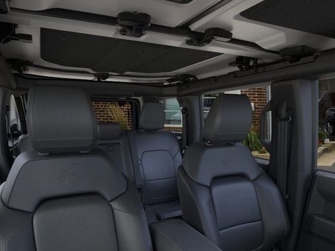 New 2025 Ford Bronco Badlands w/ Sasquatch Package image 12