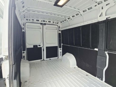 Used 2026 RAM ProMaster 2500 w/ Convenience Group FWD image 15