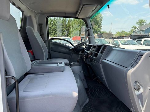 Used 2021 Isuzu NPR RWD image 16