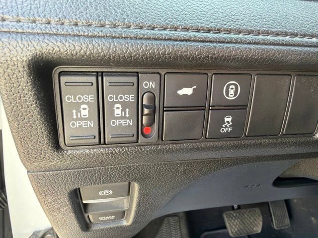 Used 2023 Honda Odyssey Sport image 16